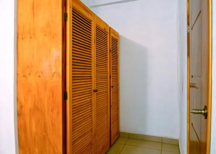 1 Large Beautiful Poolside With Ac! Great Location! 3* Puerto Carrillo