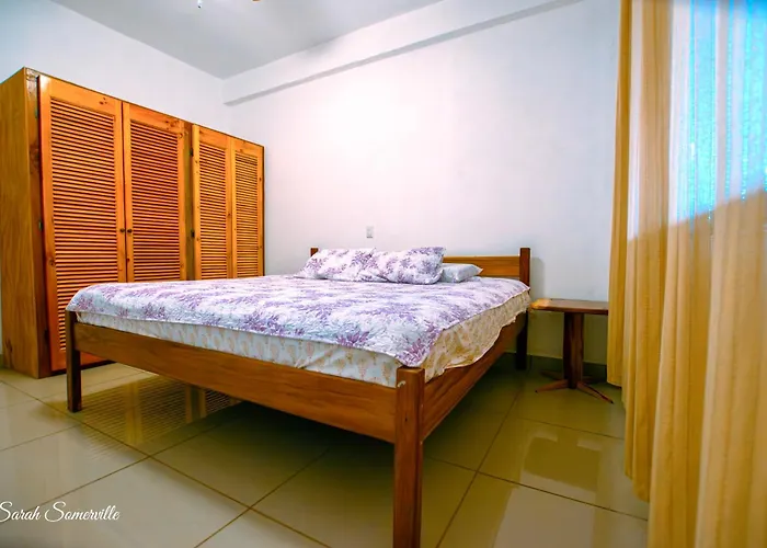 1 Large Beautiful Poolside With Ac! Great Location! 3*
